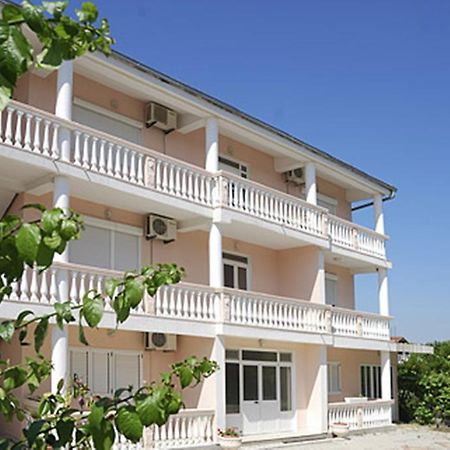 Di Vincenzo Inn Ούλτσιν Εξωτερικό φωτογραφία