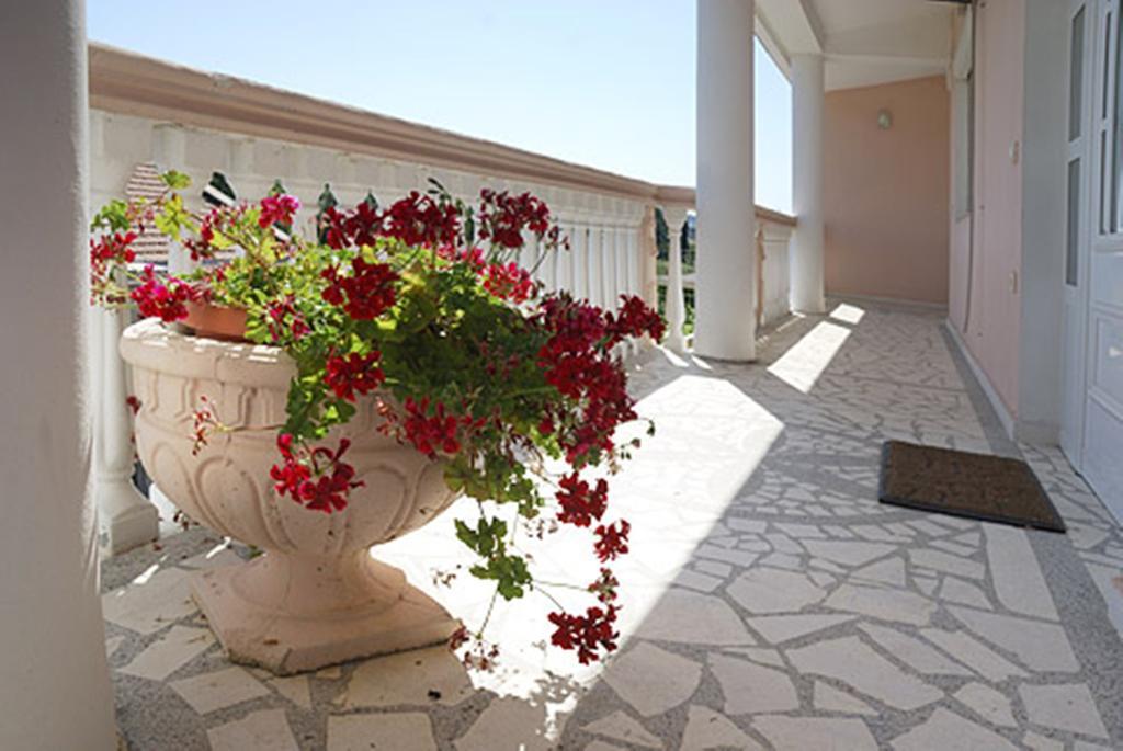 Di Vincenzo Inn Ούλτσιν Εξωτερικό φωτογραφία